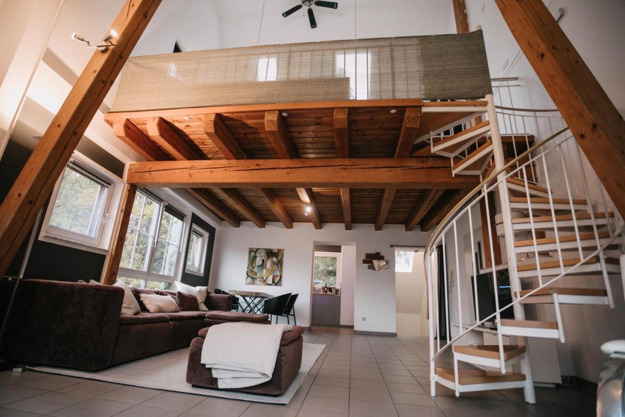 Eigenes Maisonettehaus In Idyllischer Lage Mit Balkon, Nahe Messe, 24H Self-Check In, Gratis Parken Швабах Экстерьер фото