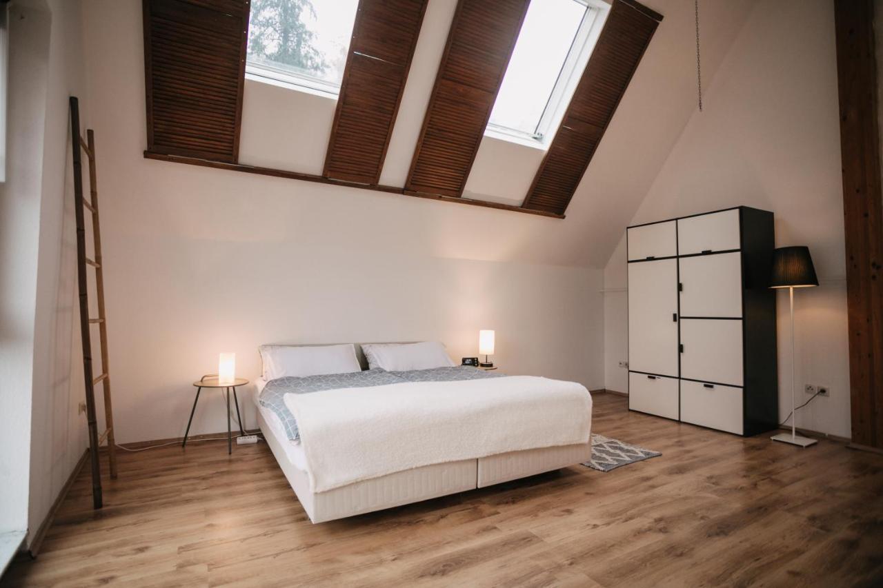 Eigenes Maisonettehaus In Idyllischer Lage Mit Balkon, Nahe Messe, 24H Self-Check In, Gratis Parken Швабах Экстерьер фото