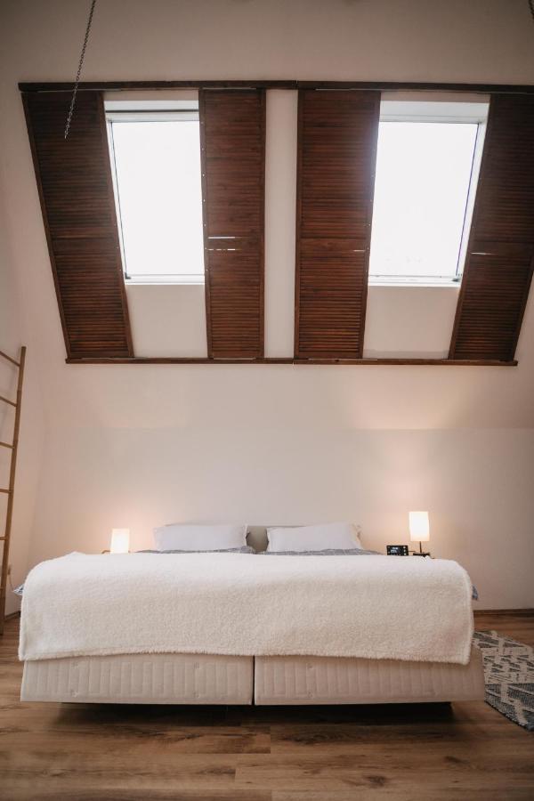 Eigenes Maisonettehaus In Idyllischer Lage Mit Balkon, Nahe Messe, 24H Self-Check In, Gratis Parken Швабах Экстерьер фото