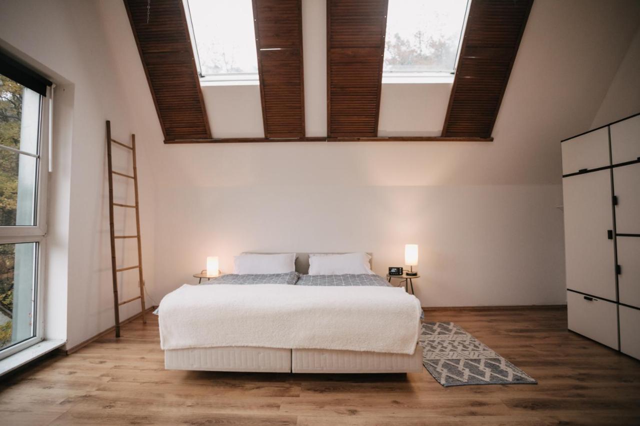 Eigenes Maisonettehaus In Idyllischer Lage Mit Balkon, Nahe Messe, 24H Self-Check In, Gratis Parken Швабах Экстерьер фото