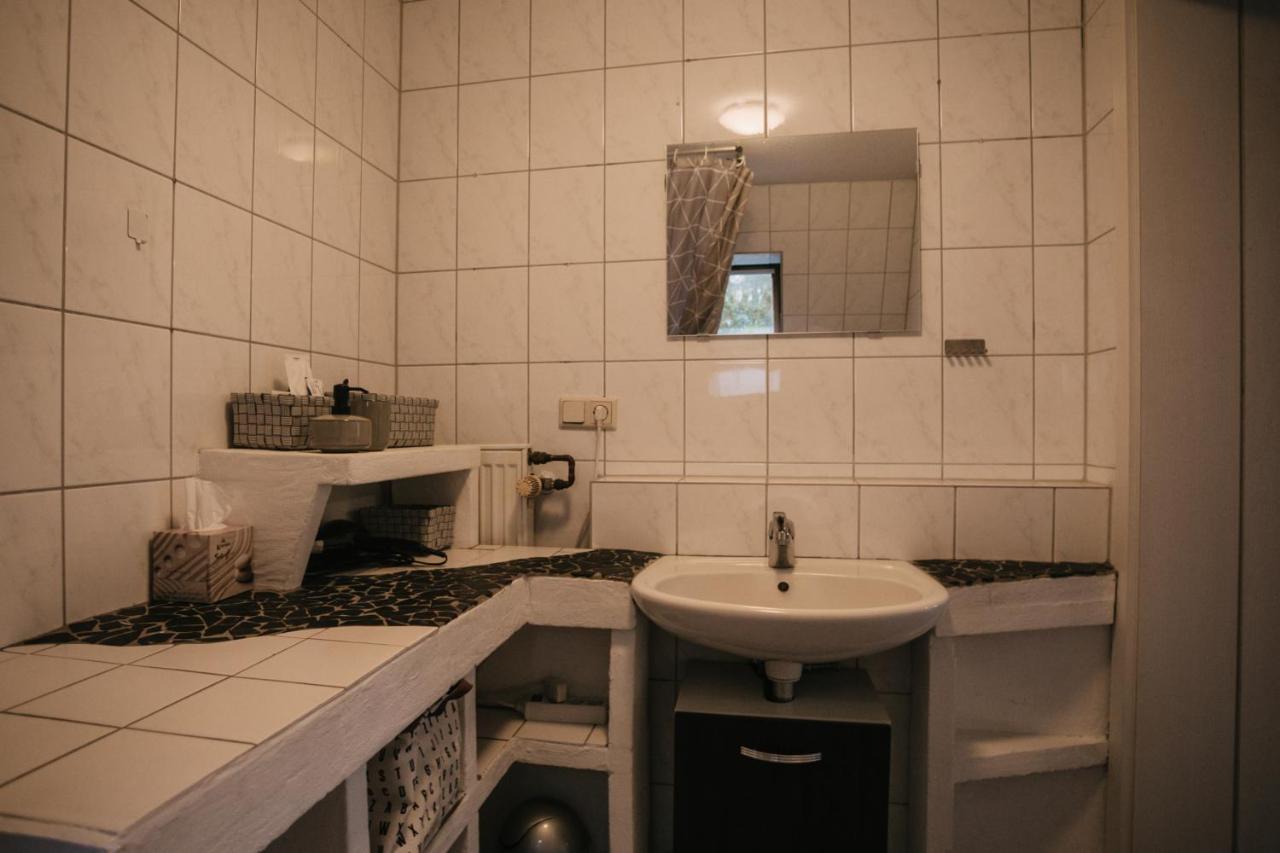 Eigenes Maisonettehaus In Idyllischer Lage Mit Balkon, Nahe Messe, 24H Self-Check In, Gratis Parken Швабах Экстерьер фото