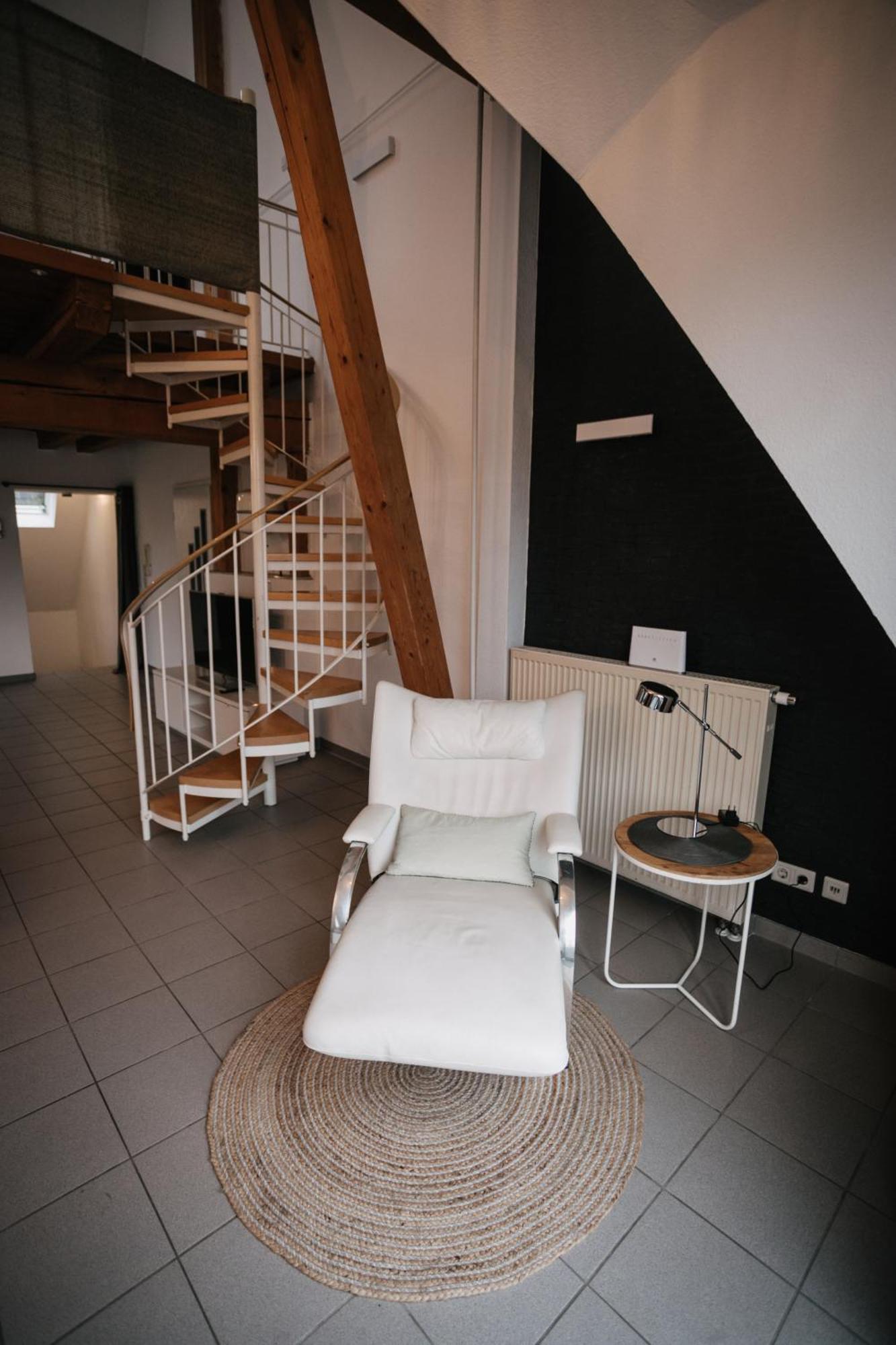 Eigenes Maisonettehaus In Idyllischer Lage Mit Balkon, Nahe Messe, 24H Self-Check In, Gratis Parken Швабах Экстерьер фото