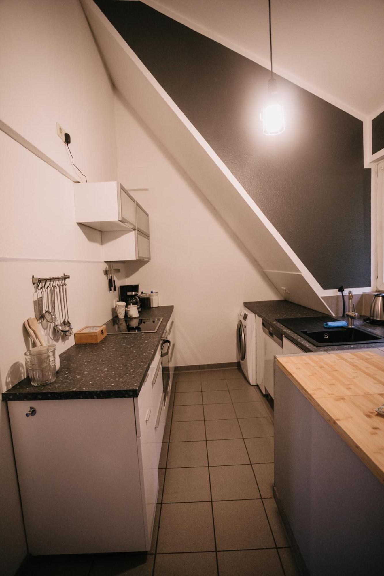 Eigenes Maisonettehaus In Idyllischer Lage Mit Balkon, Nahe Messe, 24H Self-Check In, Gratis Parken Швабах Экстерьер фото