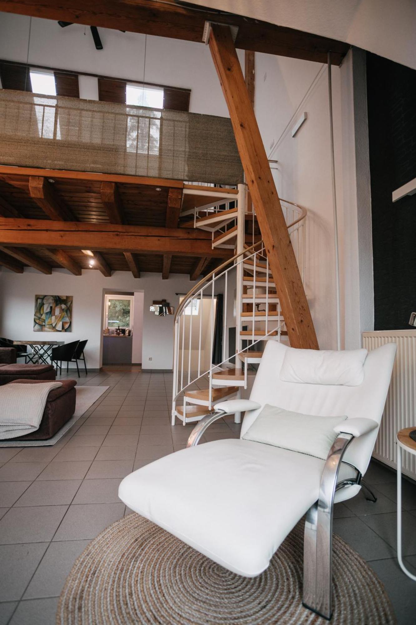 Eigenes Maisonettehaus In Idyllischer Lage Mit Balkon, Nahe Messe, 24H Self-Check In, Gratis Parken Швабах Экстерьер фото